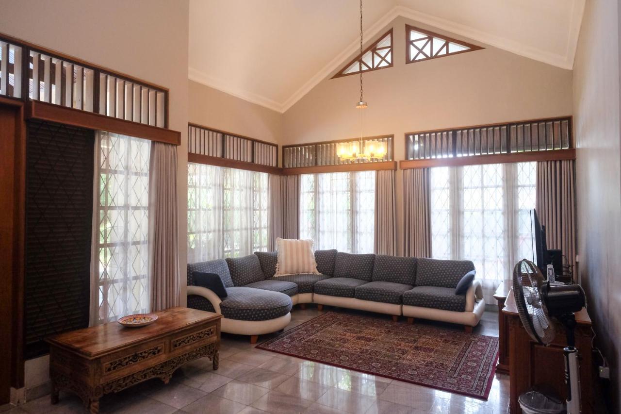 Sareh Villa By The Lavana Semarang Exterior photo