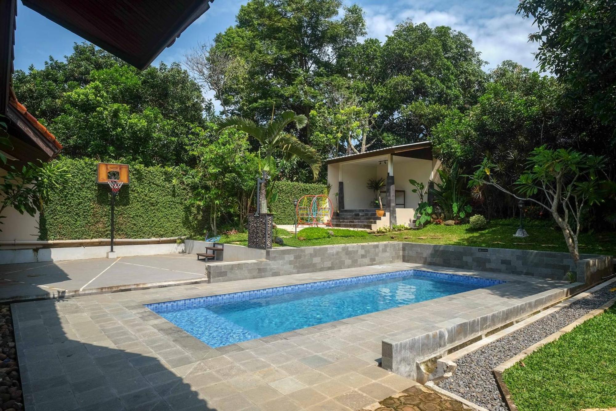Sareh Villa By The Lavana Semarang Exterior photo