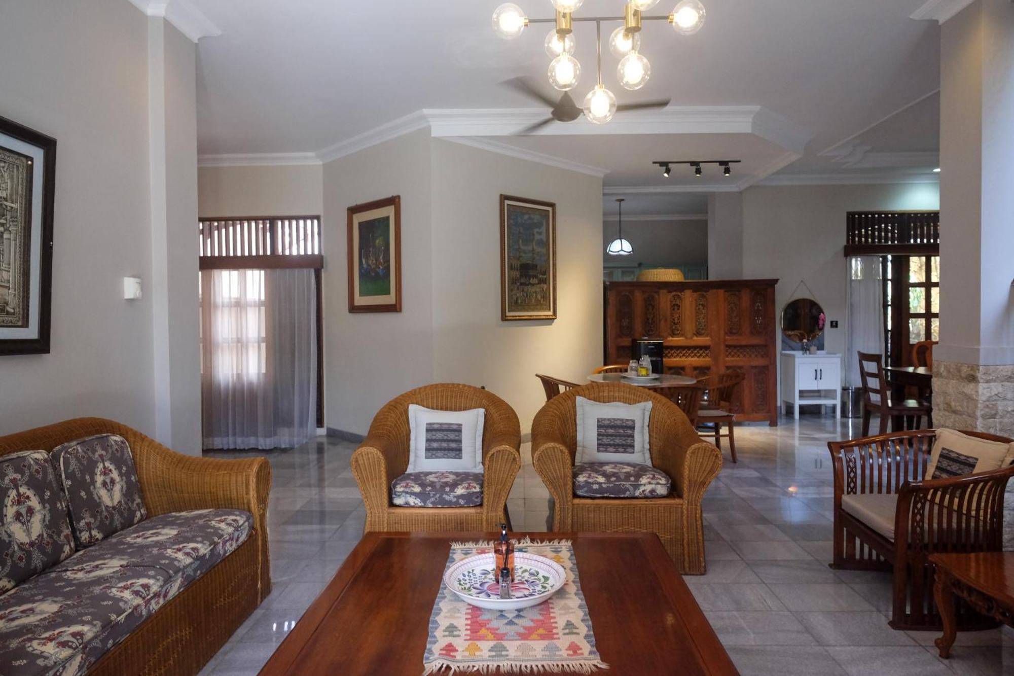 Sareh Villa By The Lavana Semarang Exterior photo
